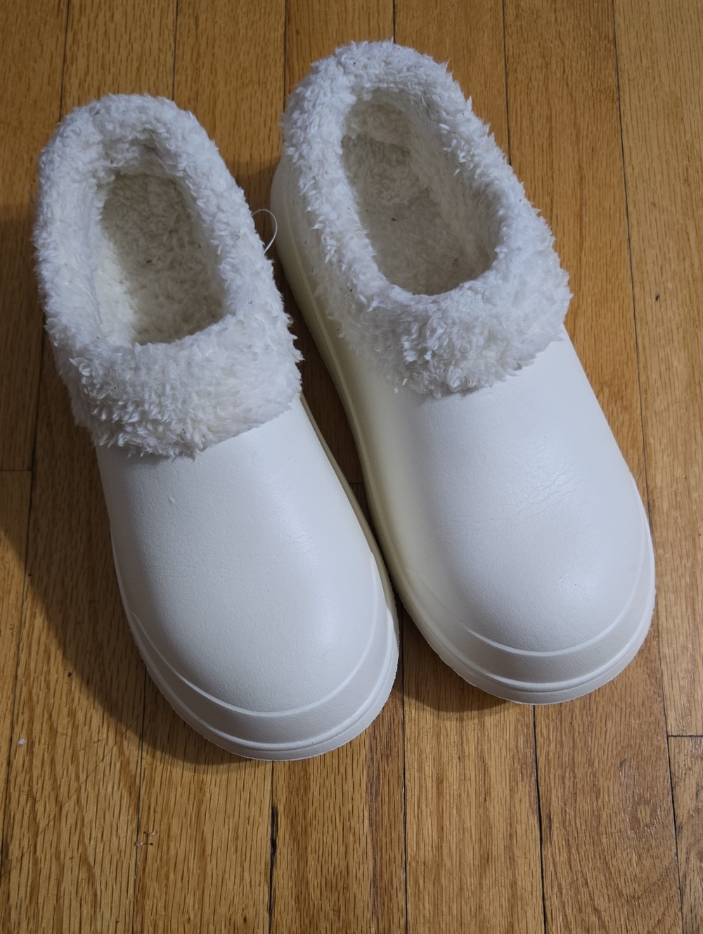 Kids Cozy Fleece-Lined Slip-On Shoes in White